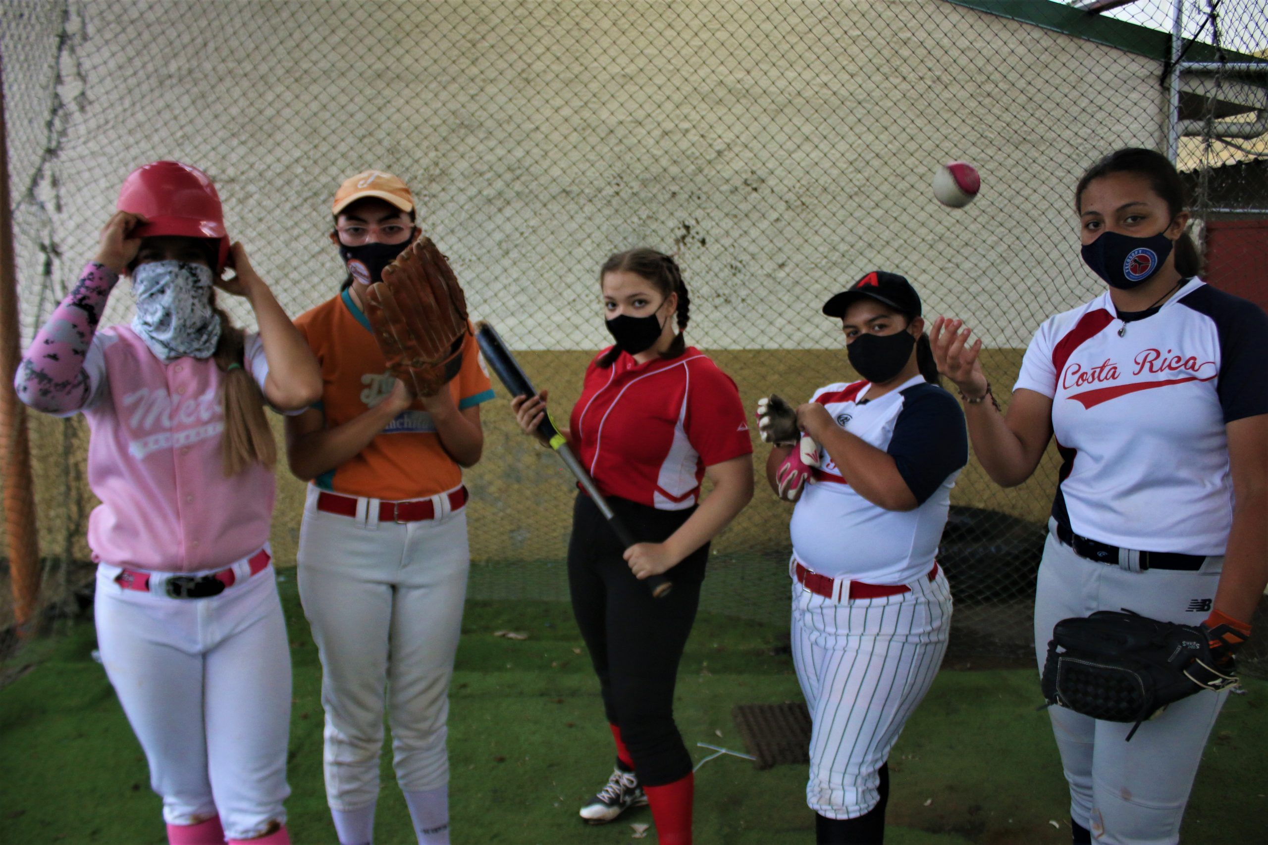 BEISBOLISTAS FEMENINAS